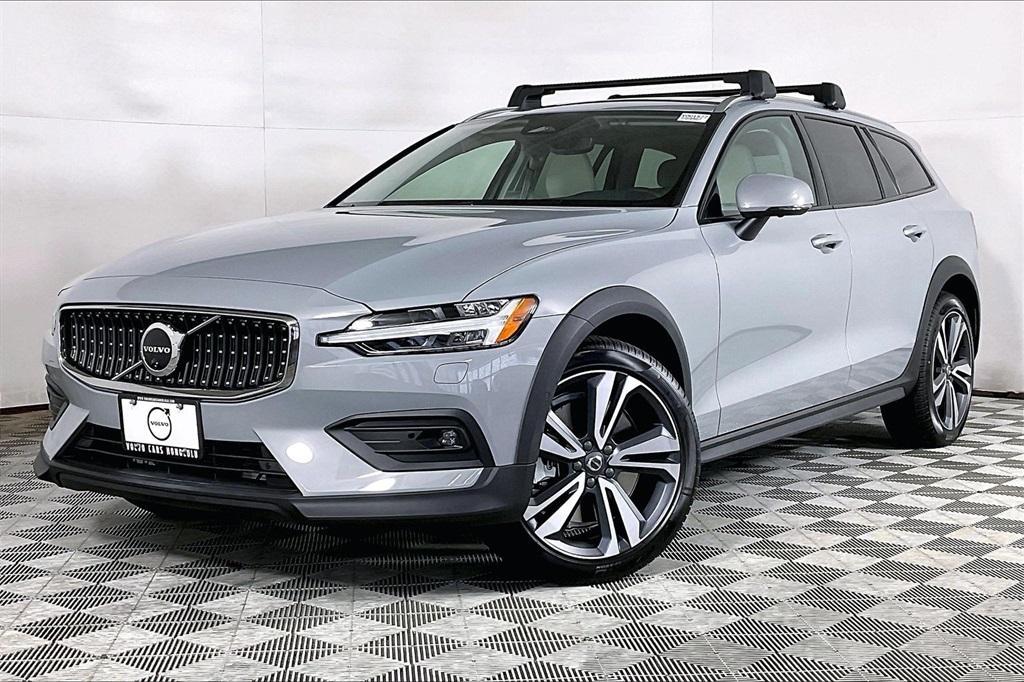 new 2026 Volvo V60 Cross Country car