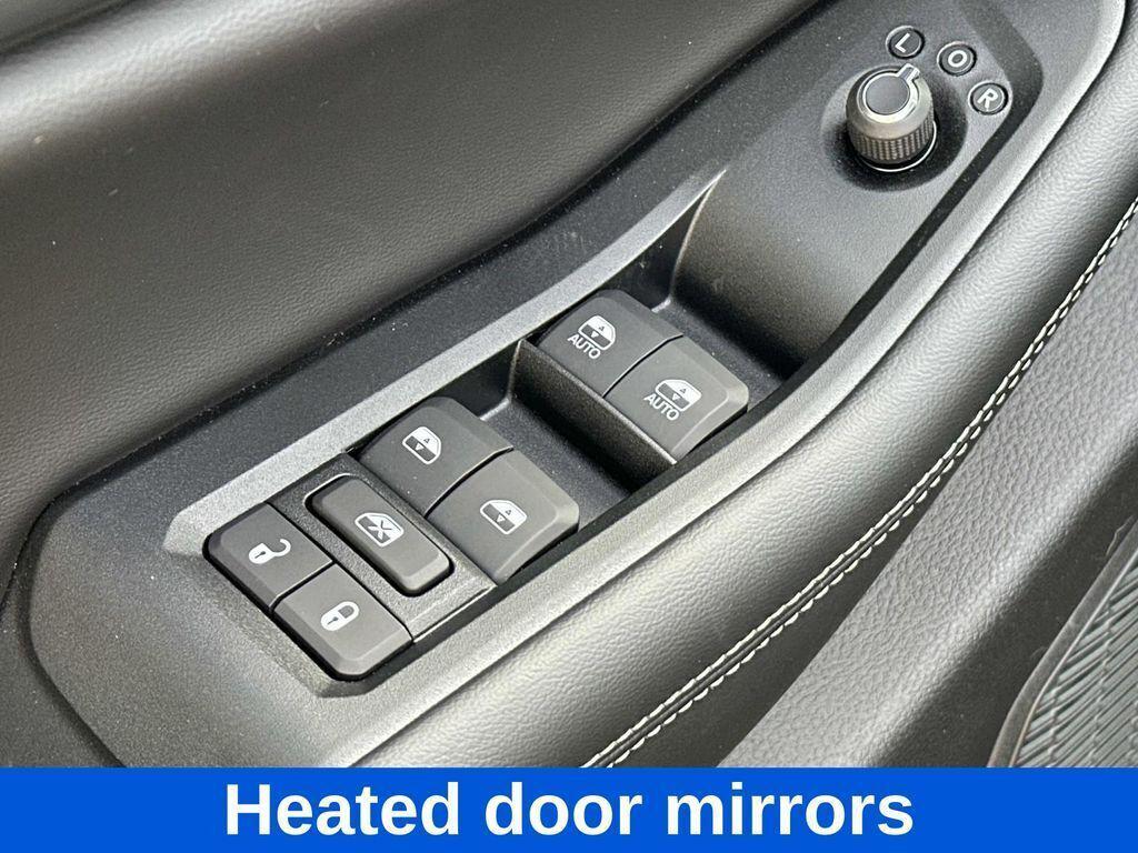 new 2025 Jeep Grand Cherokee car, priced at $35,205