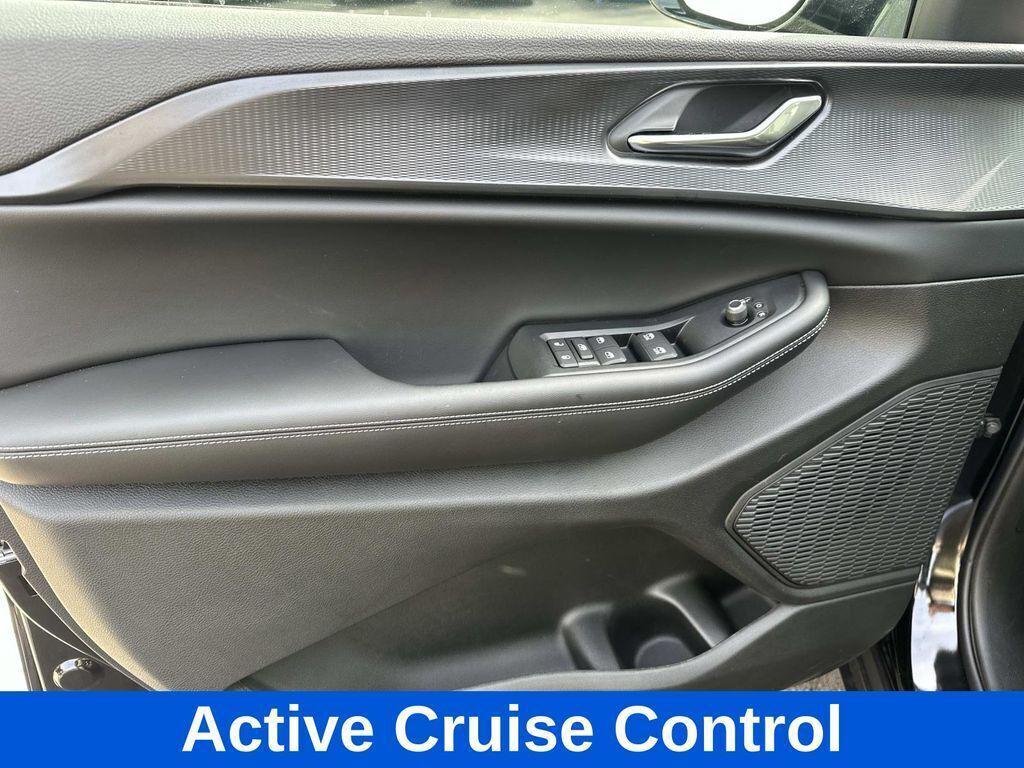 new 2025 Jeep Grand Cherokee car, priced at $35,205