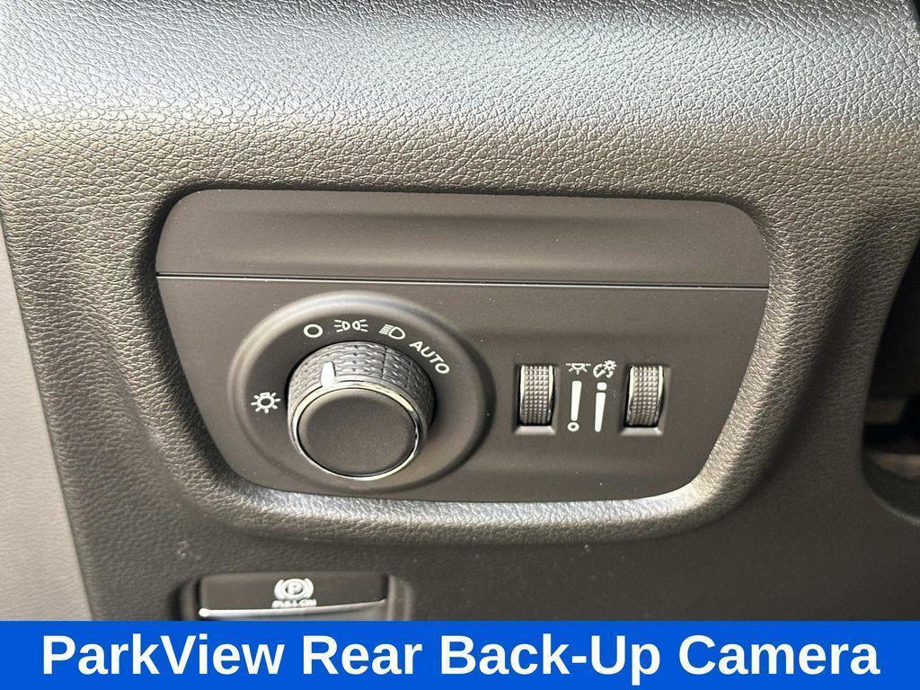 new 2025 Jeep Grand Cherokee car, priced at $35,205