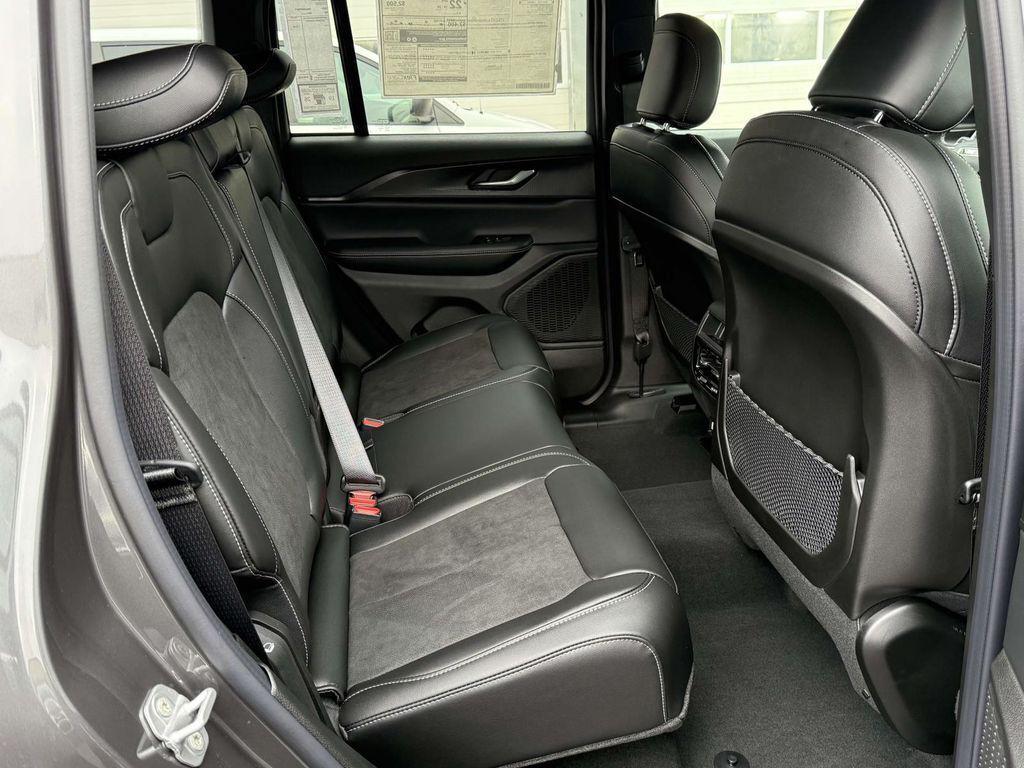 new 2025 Jeep Grand Cherokee car, priced at $34,455