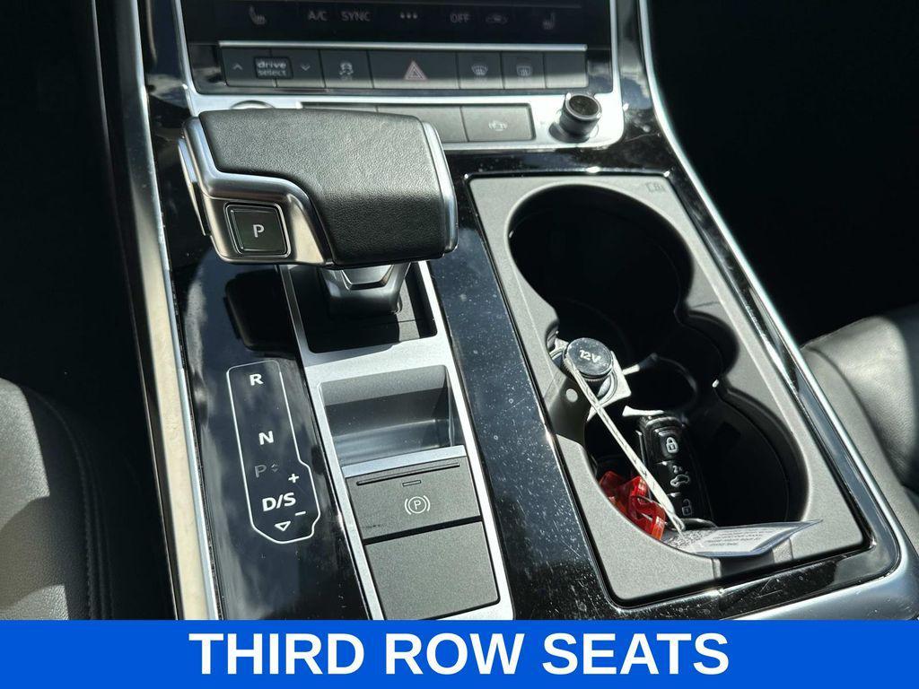 used 2024 Audi Q7 car, priced at $34,000