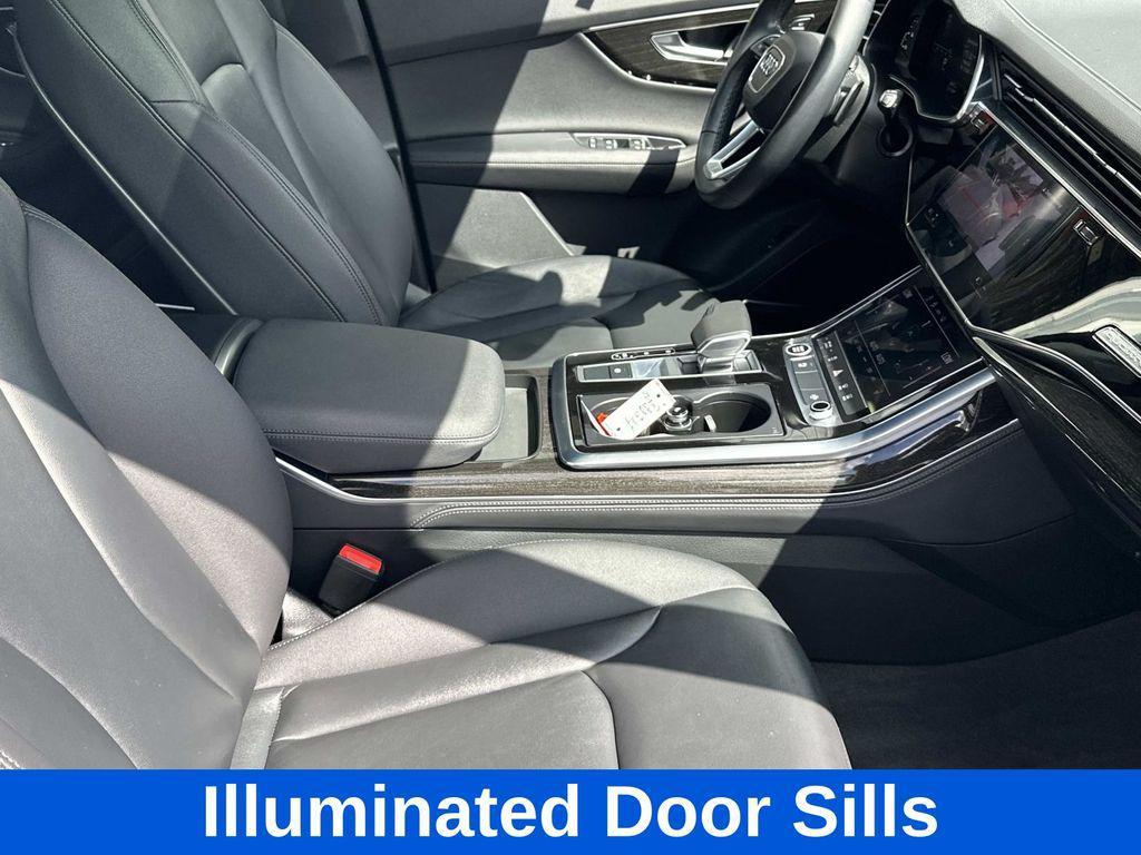 used 2024 Audi Q7 car, priced at $34,000