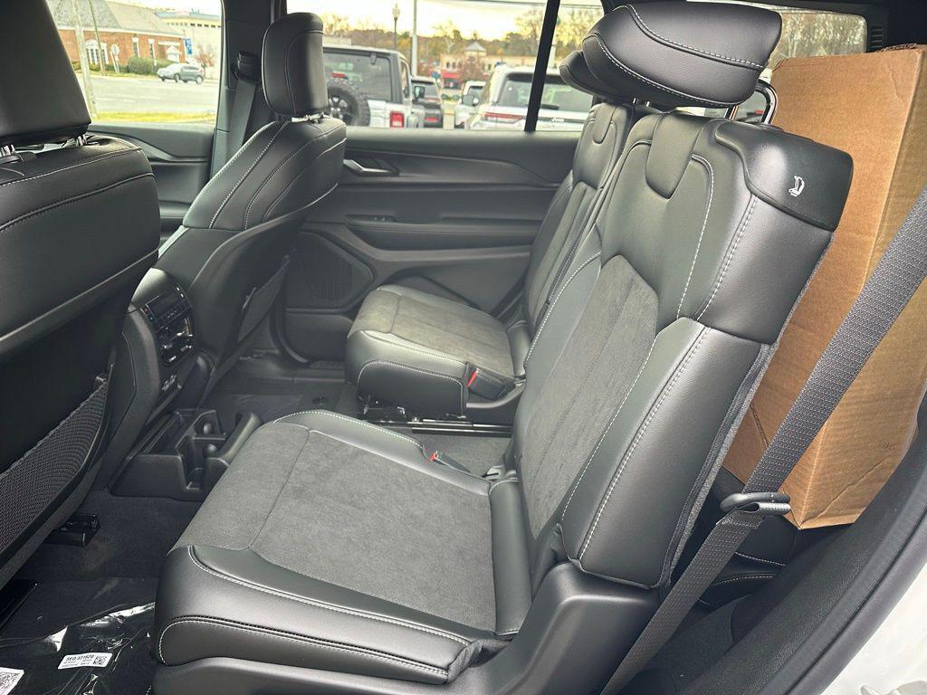 new 2025 Jeep Grand Cherokee L car, priced at $36,629