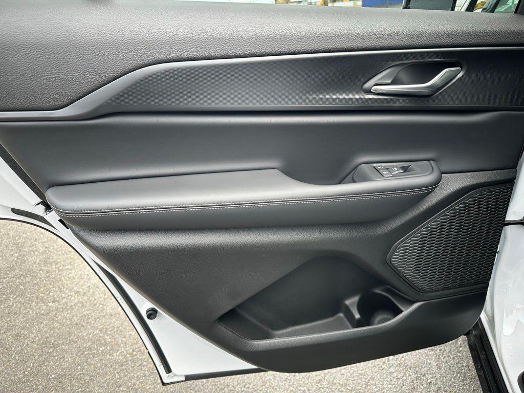 new 2025 Jeep Grand Cherokee L car, priced at $36,629