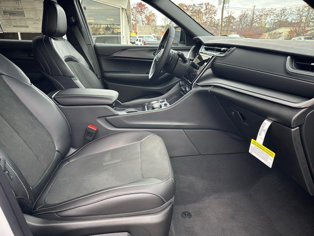 new 2025 Jeep Grand Cherokee L car, priced at $36,629