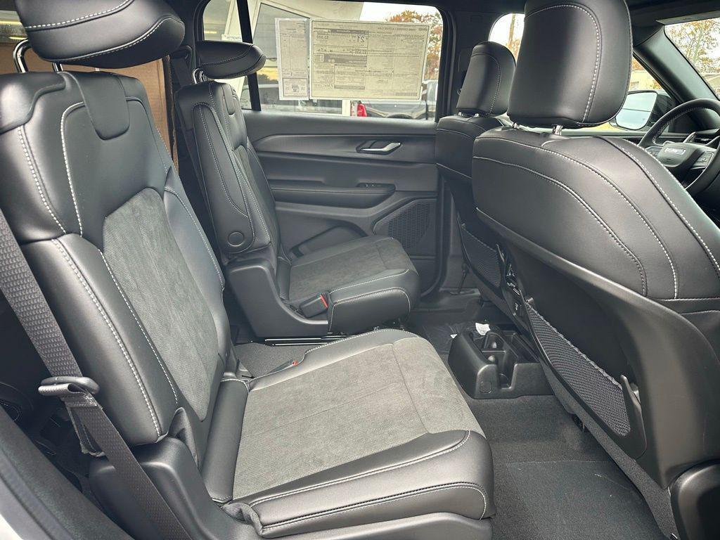 new 2025 Jeep Grand Cherokee L car, priced at $36,629