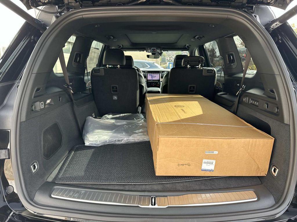 new 2025 Jeep Grand Cherokee L car, priced at $53,730