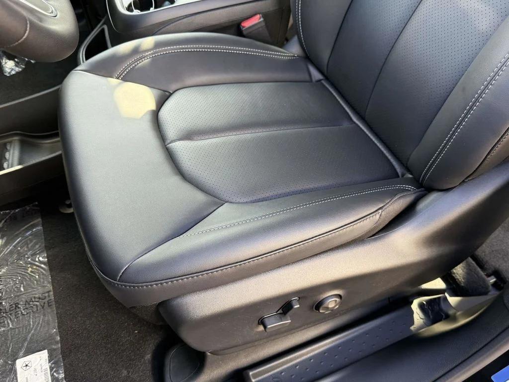 new 2026 Chrysler Pacifica car, priced at $36,264