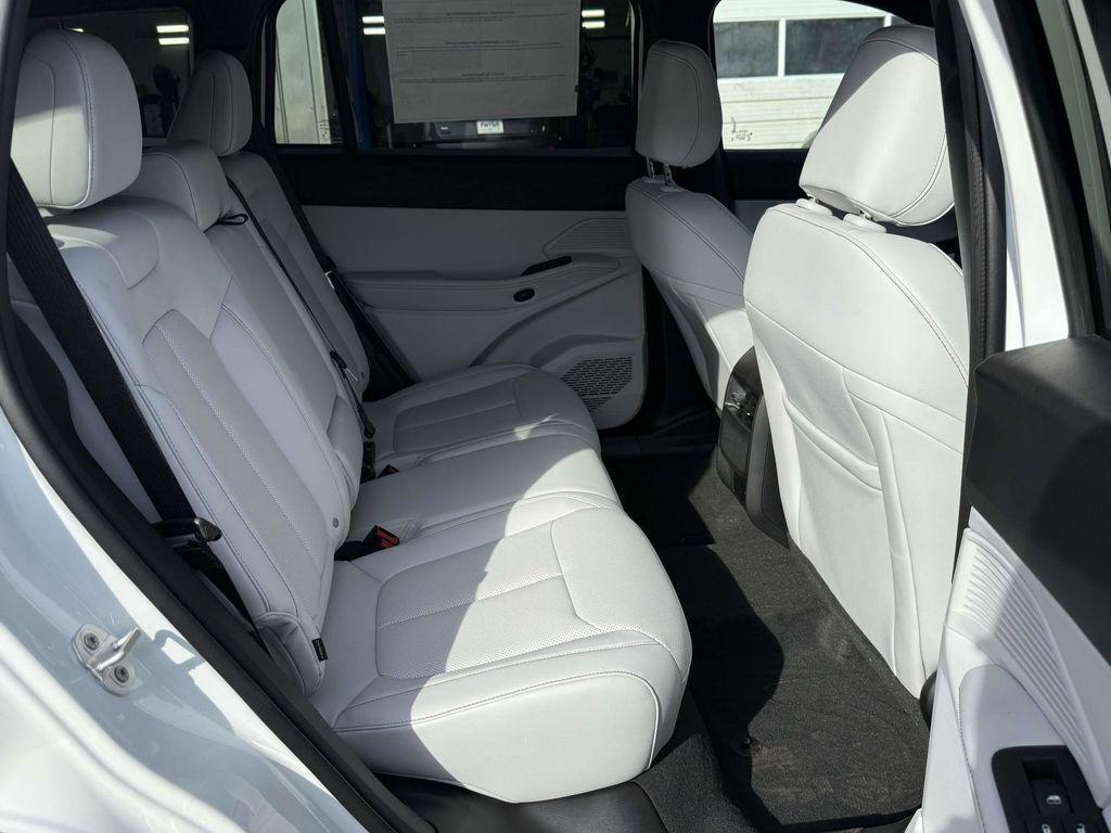 new 2026 Jeep Cherokee car, priced at $37,389