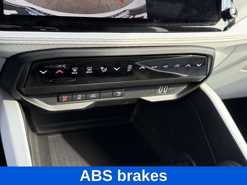 new 2026 Jeep Cherokee car, priced at $37,389