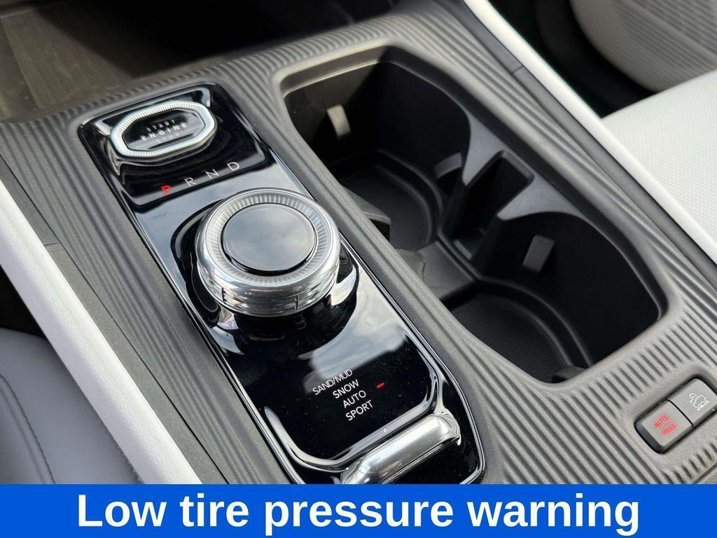 new 2026 Jeep Cherokee car, priced at $37,389