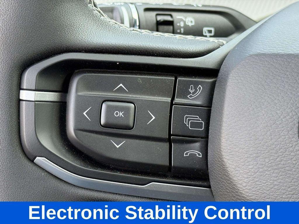 new 2026 Jeep Cherokee car, priced at $37,389