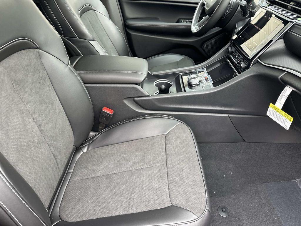 new 2025 Jeep Grand Cherokee car, priced at $35,955