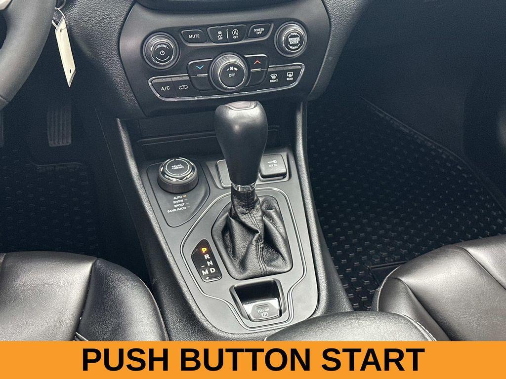 used 2022 Jeep Cherokee car, priced at $22,995