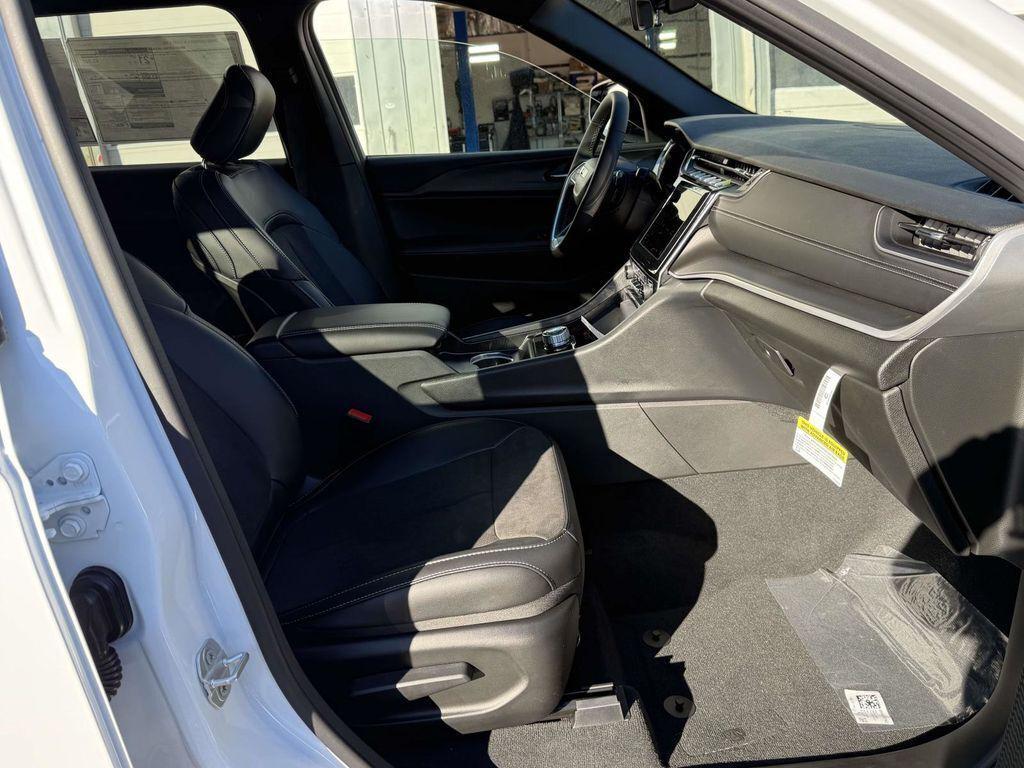 new 2025 Jeep Grand Cherokee L car, priced at $38,629