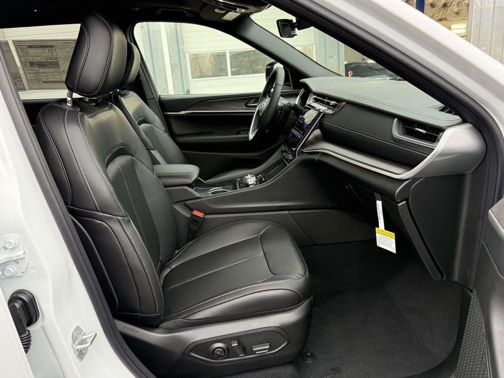 new 2025 Jeep Grand Cherokee L car, priced at $42,794