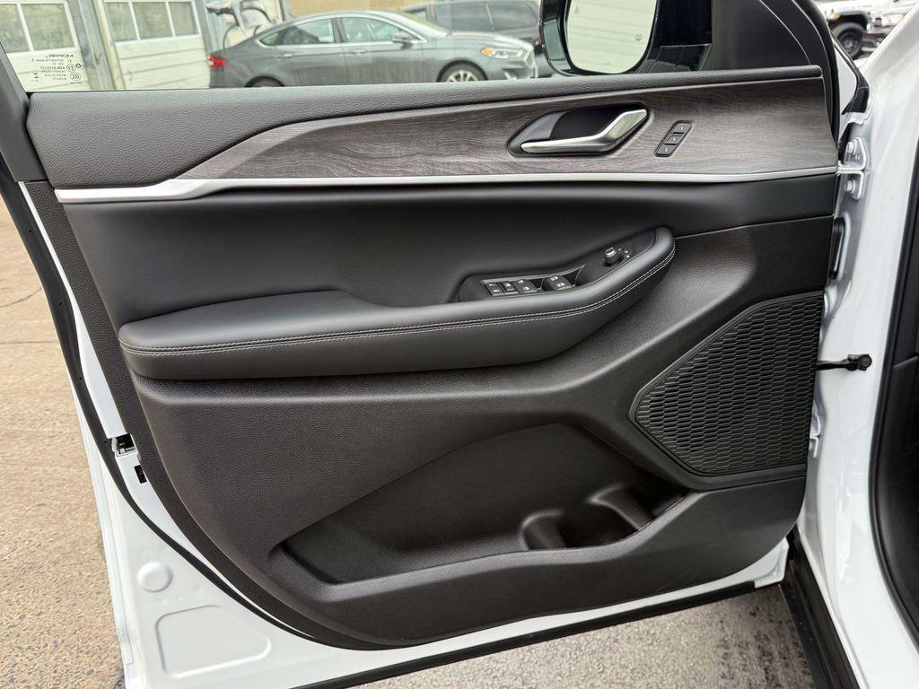 new 2025 Jeep Grand Cherokee L car, priced at $42,794