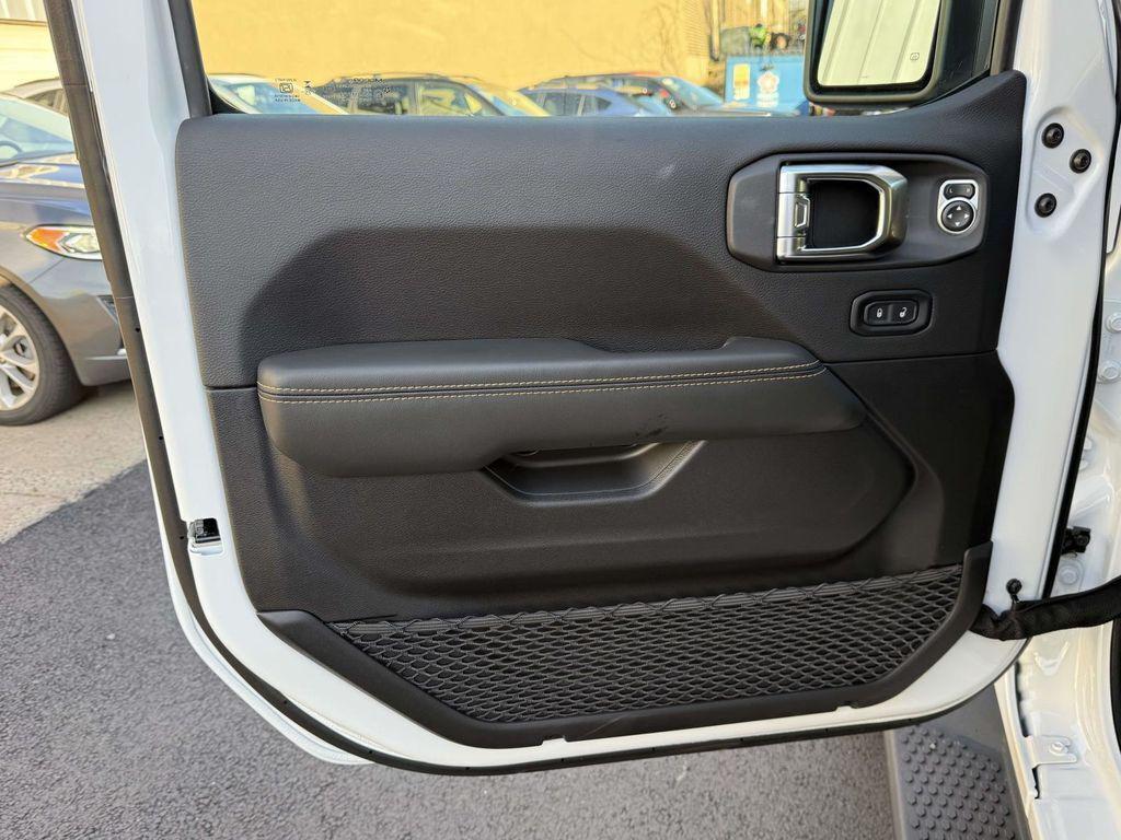 new 2026 Jeep Wrangler car, priced at $48,307