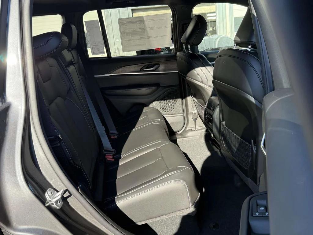 new 2025 Jeep Grand Cherokee car, priced at $44,469