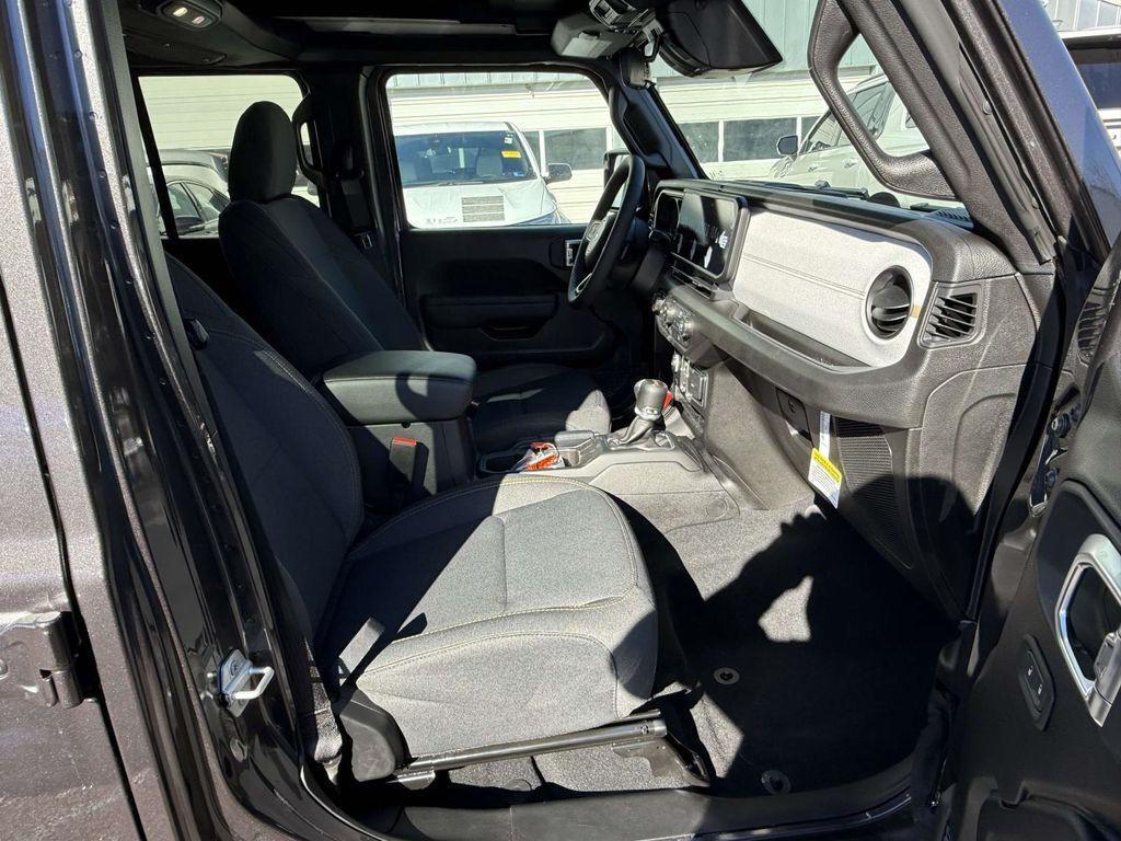 new 2026 Jeep Wrangler car, priced at $43,109
