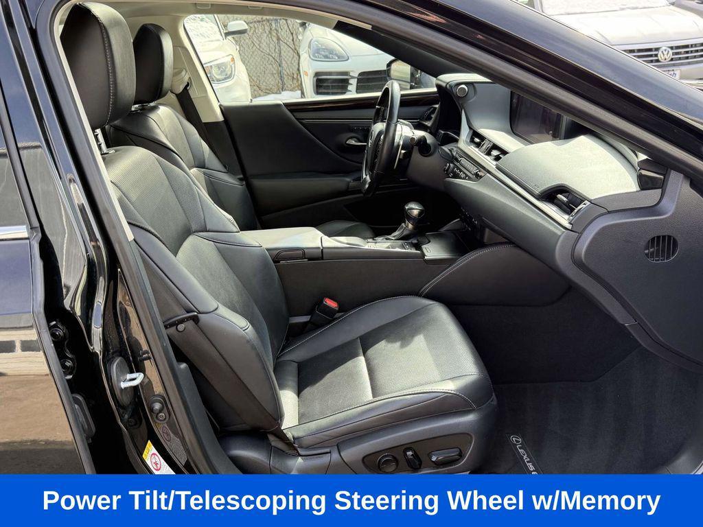 used 2019 Lexus ES 300h car, priced at $28,995