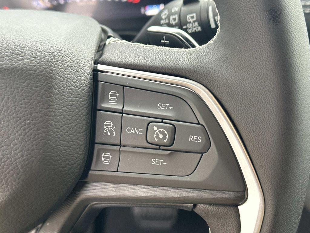 new 2025 Jeep Grand Cherokee car, priced at $36,669