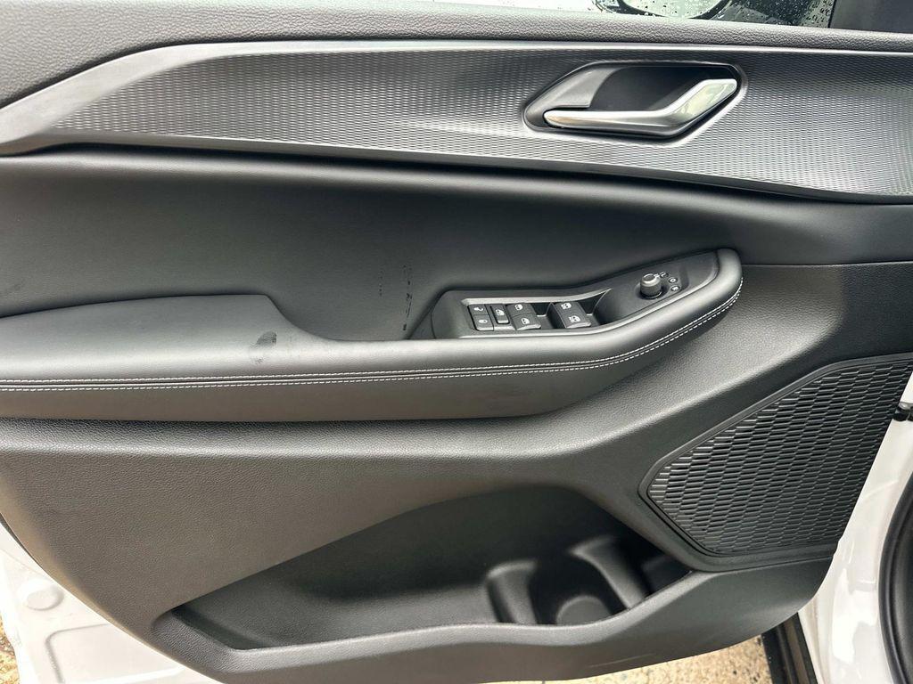 new 2025 Jeep Grand Cherokee car, priced at $36,669