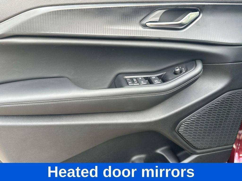 new 2025 Jeep Grand Cherokee car, priced at $35,205