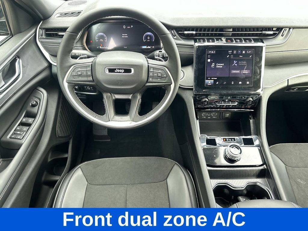 new 2025 Jeep Grand Cherokee car, priced at $35,205