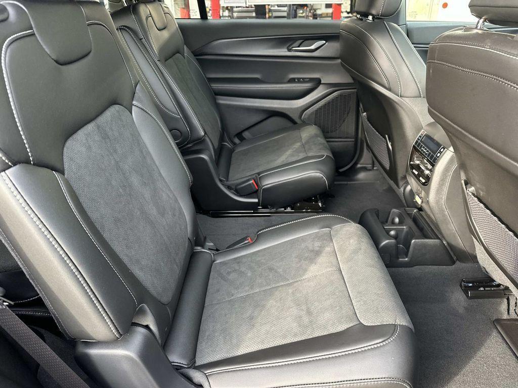 new 2025 Jeep Grand Cherokee L car, priced at $37,165