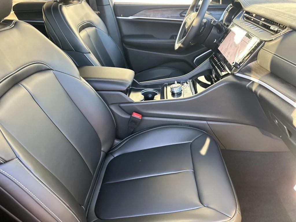 new 2026 Jeep Grand Cherokee L car, priced at $47,105