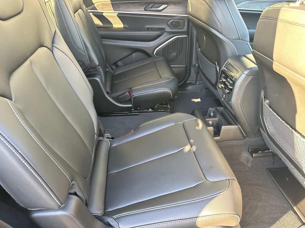 new 2026 Jeep Grand Cherokee L car, priced at $47,105