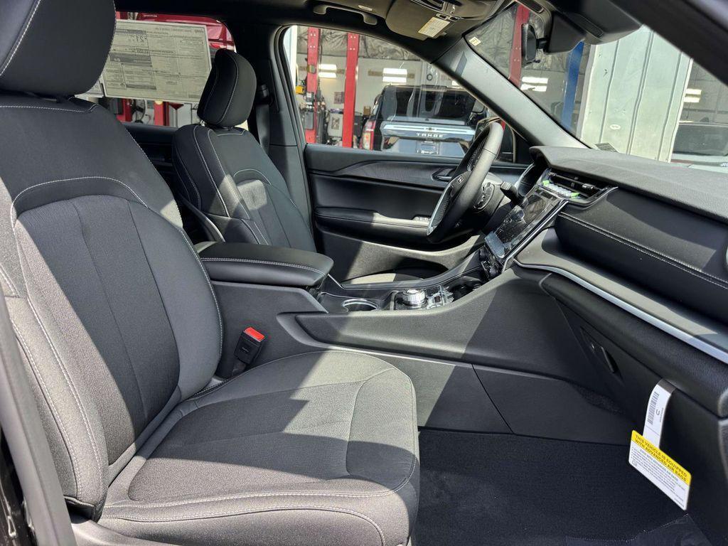 new 2025 Jeep Grand Cherokee L car, priced at $34,262