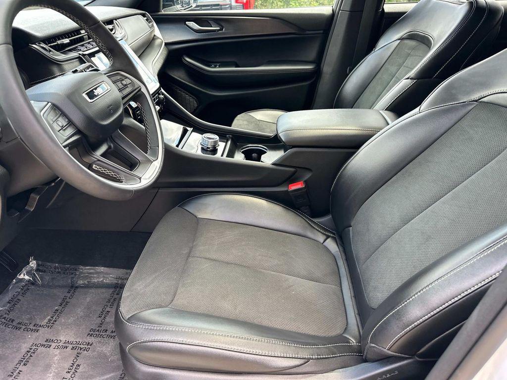 used 2025 Jeep Grand Cherokee car, priced at $35,500