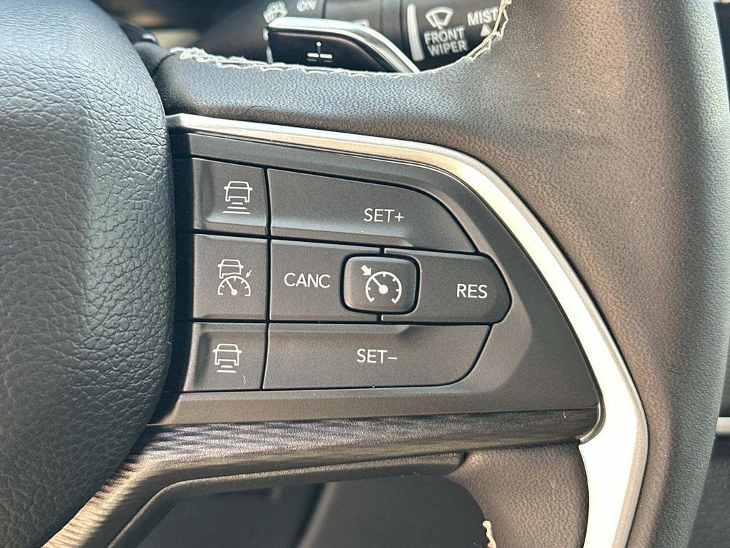 used 2025 Jeep Grand Cherokee car, priced at $35,500