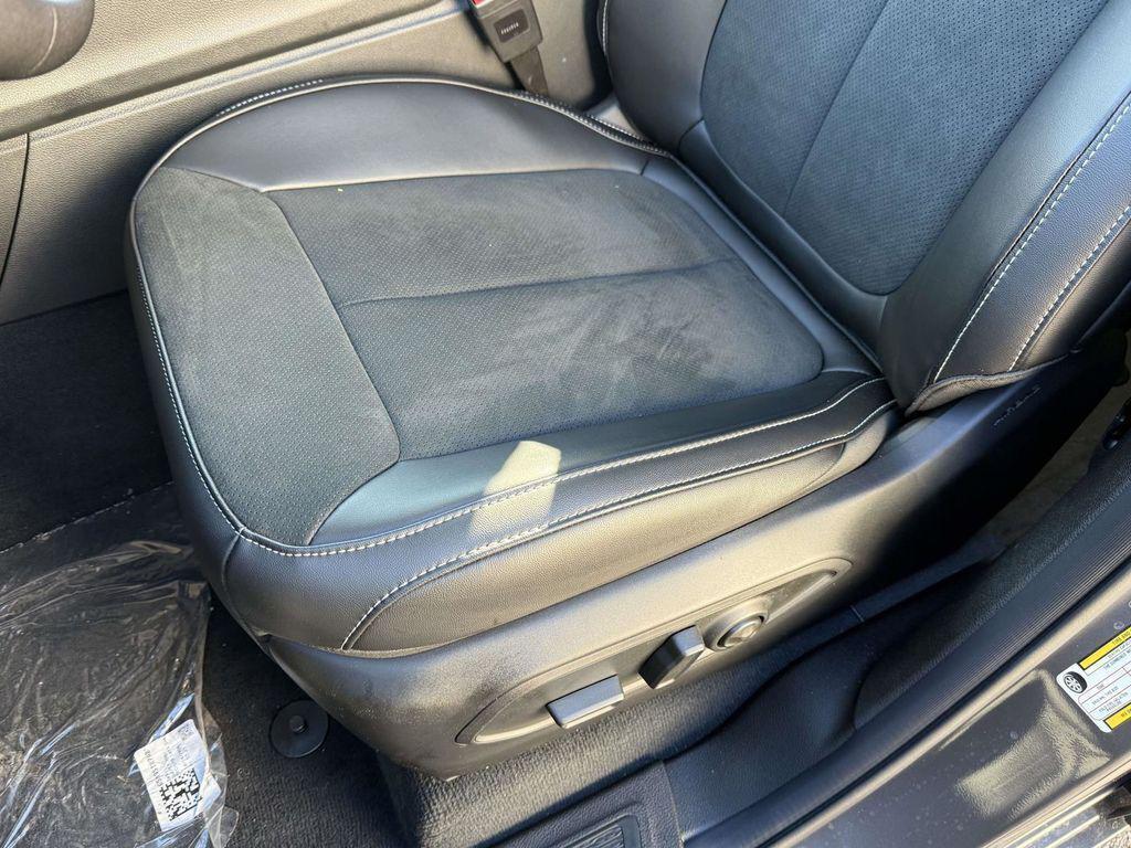 new 2025 Jeep Grand Cherokee L car, priced at $39,165