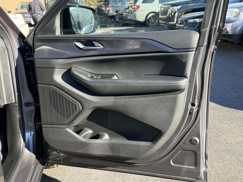 new 2025 Jeep Grand Cherokee L car, priced at $39,165