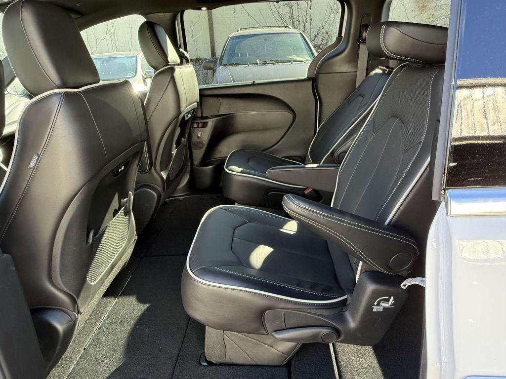 new 2026 Chrysler Pacifica car, priced at $40,443