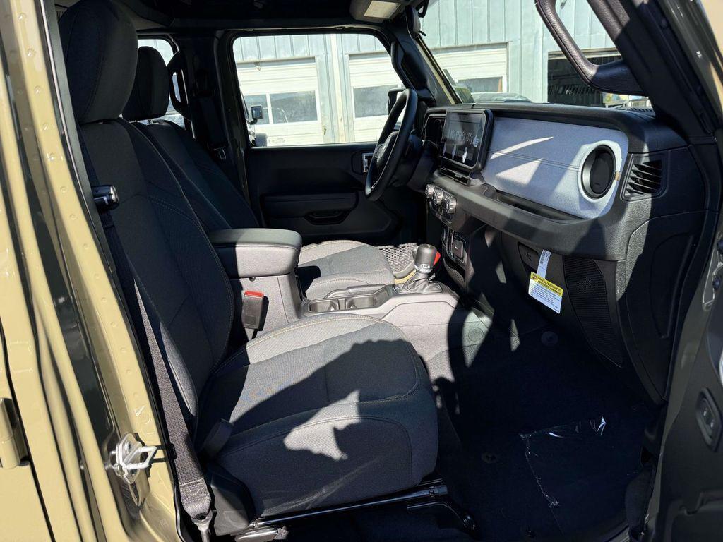 new 2026 Jeep Gladiator car, priced at $36,521