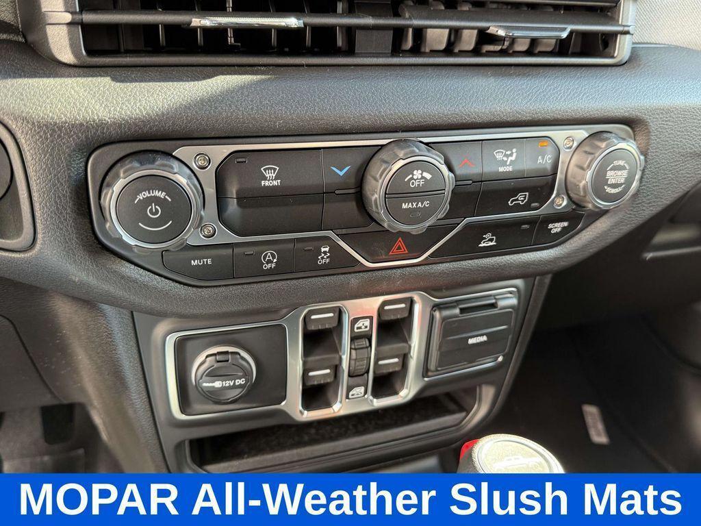 new 2026 Jeep Gladiator car, priced at $36,521