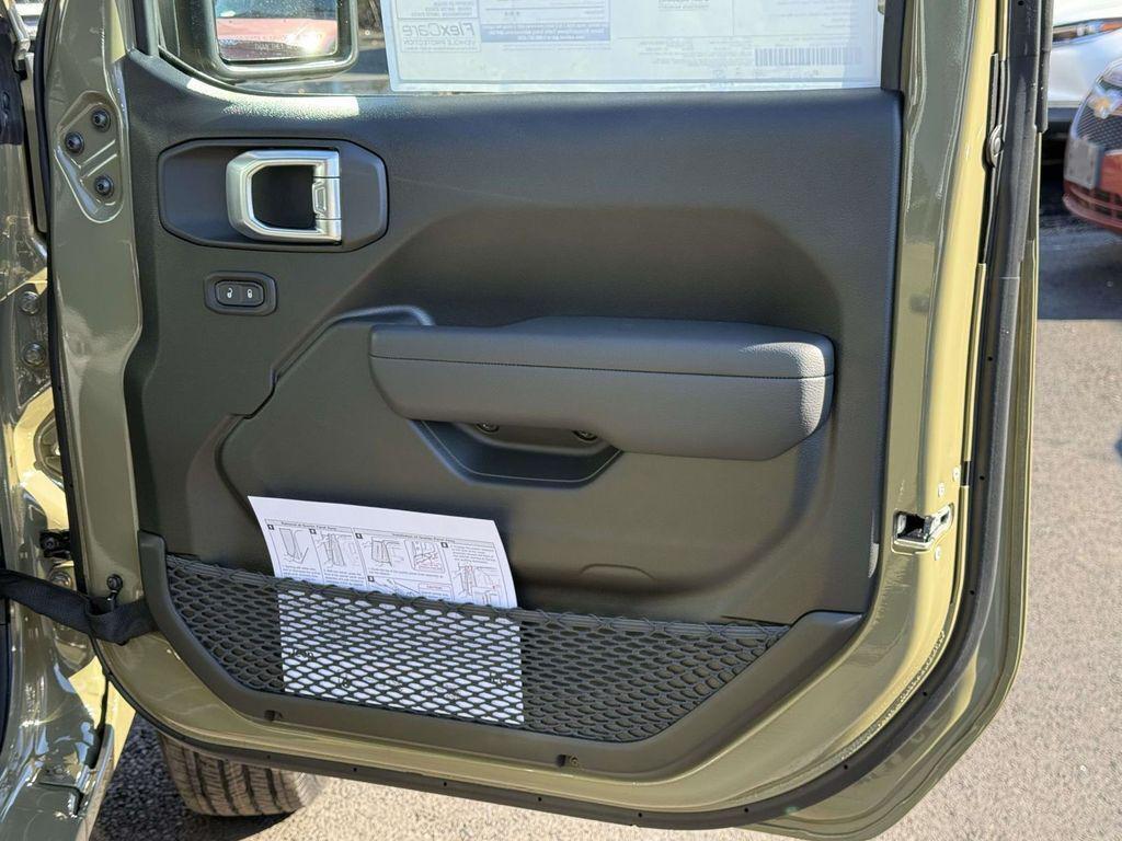 new 2026 Jeep Gladiator car, priced at $36,521