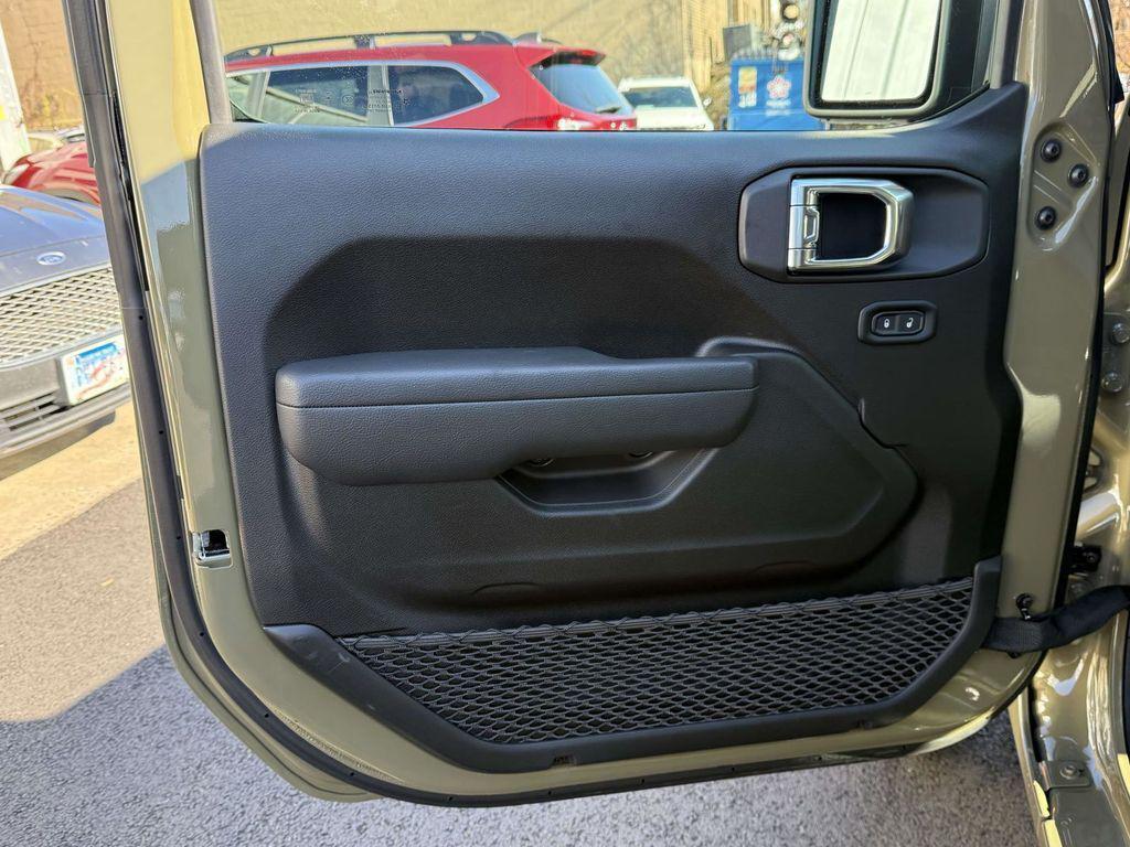 new 2026 Jeep Gladiator car, priced at $36,521