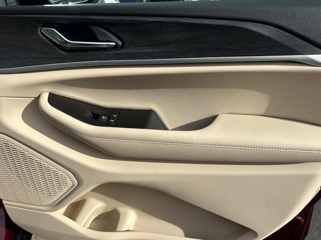 new 2025 Jeep Grand Cherokee car, priced at $37,877