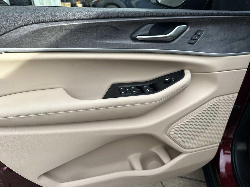 new 2025 Jeep Grand Cherokee car, priced at $37,877