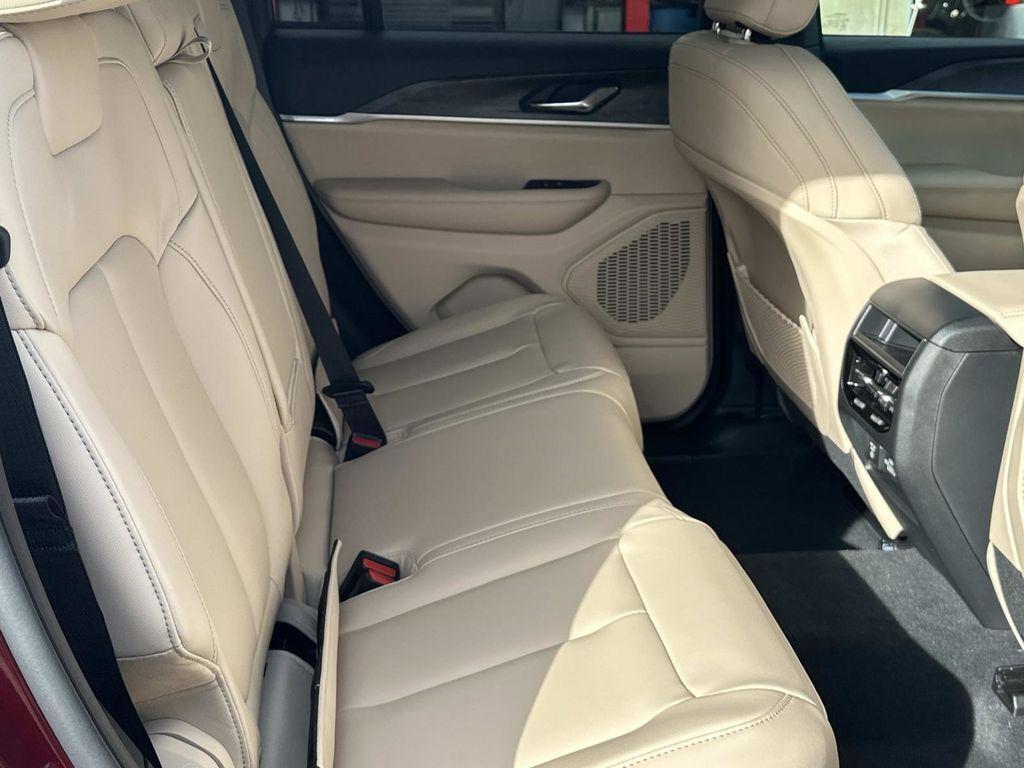 new 2025 Jeep Grand Cherokee car, priced at $37,877