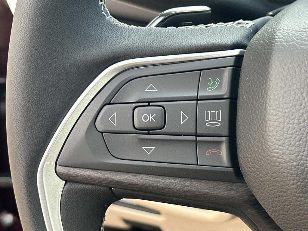 new 2025 Jeep Grand Cherokee car, priced at $37,877