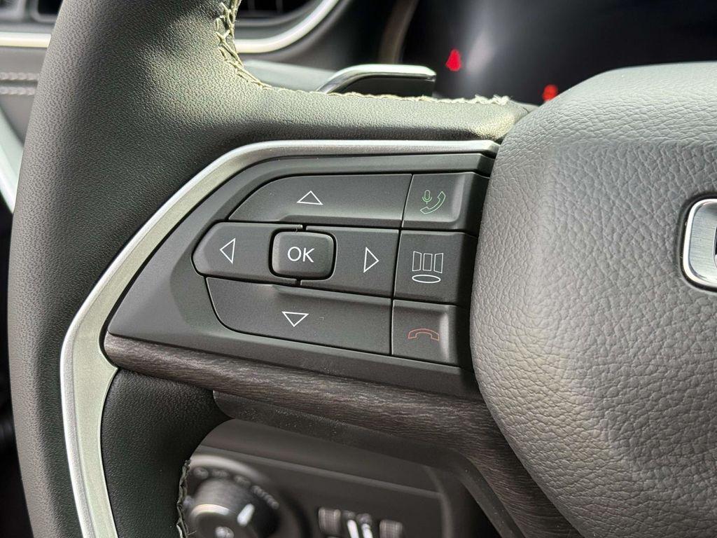 new 2025 Jeep Grand Cherokee L car, priced at $43,820