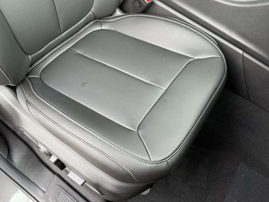 new 2025 Jeep Grand Cherokee L car, priced at $43,820