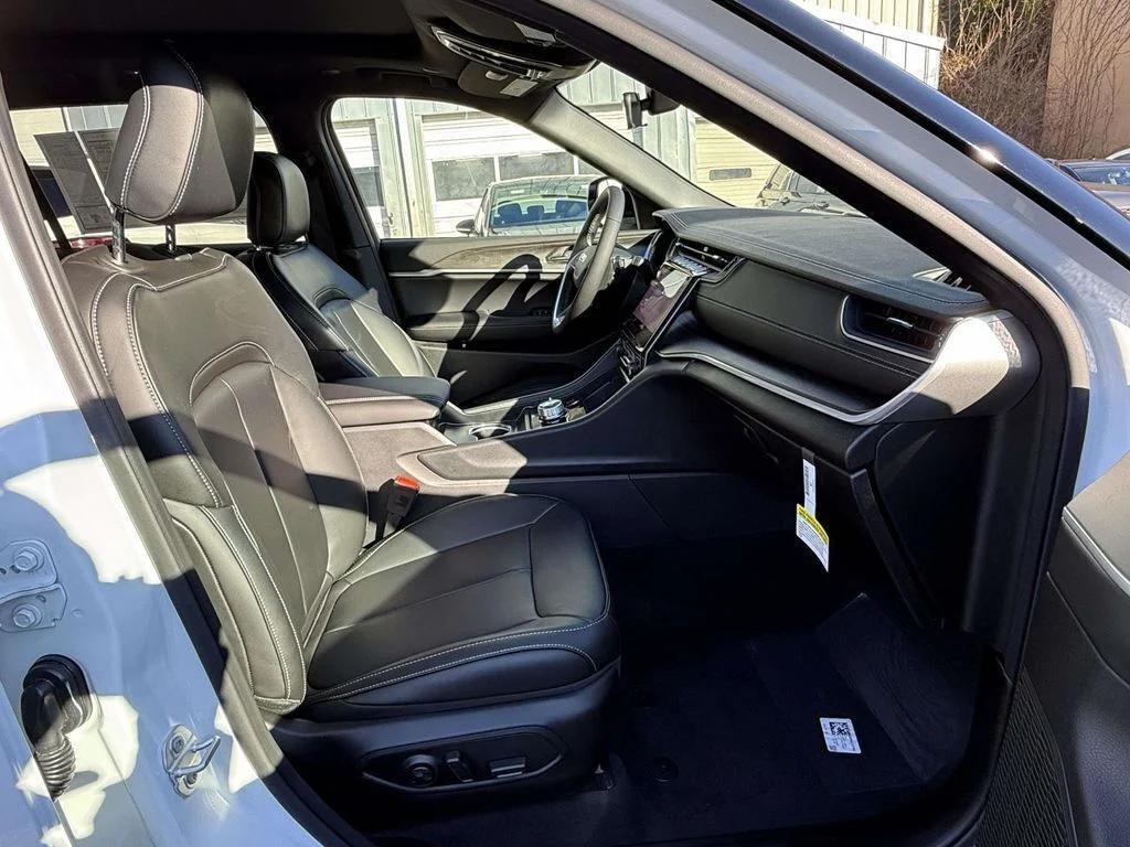 new 2025 Jeep Grand Cherokee L car, priced at $44,183